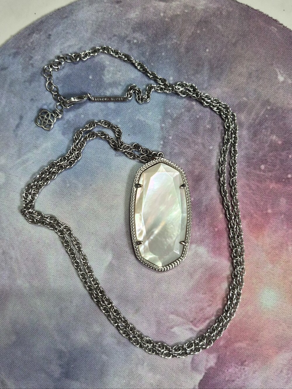 Kendra Scott Iridescent Mother of Pearl Necklace